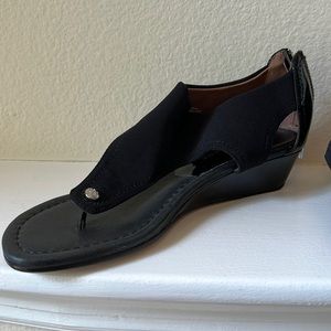 Donald Pliner Black shoes